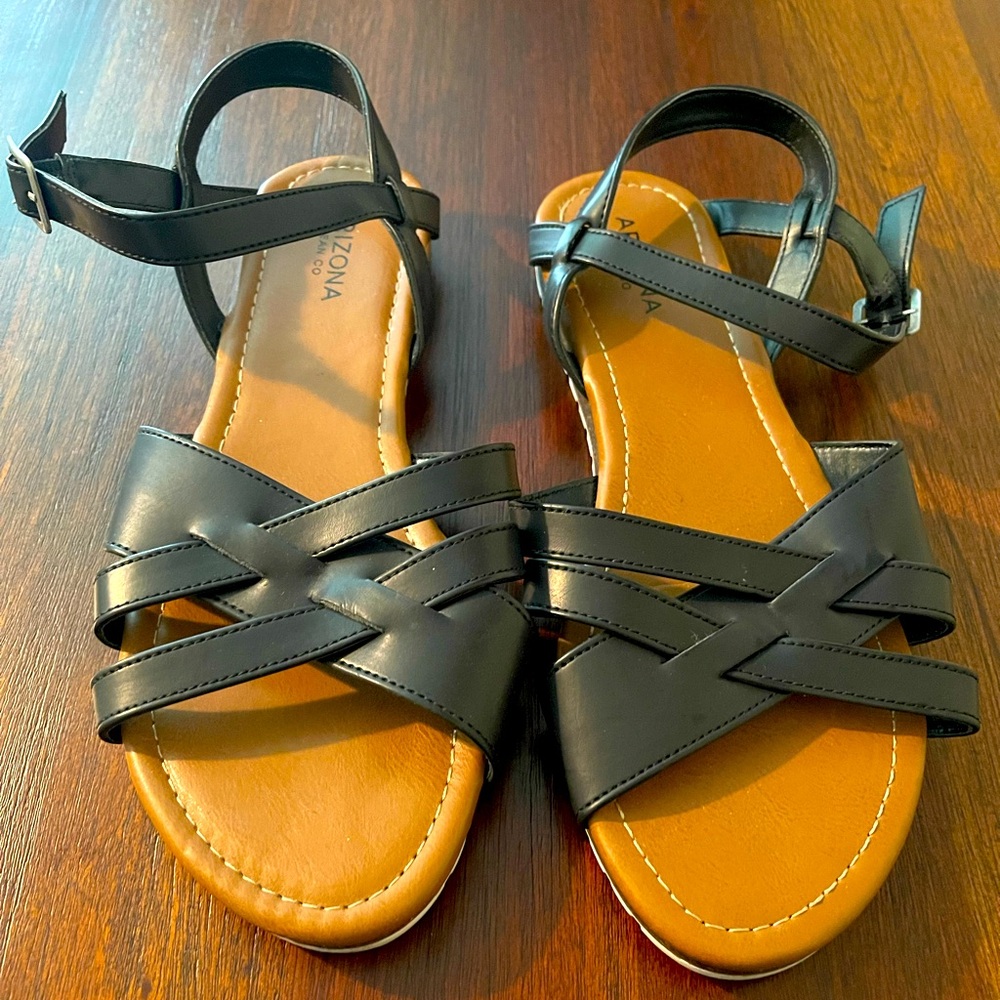 Arizona Jeans Co. Black Women's 9.5 Strappy Ankle Strap Flat Sandals